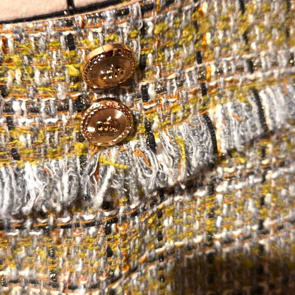 Walter Baker Elegant Tweed Pencil Skirt with Fringe Detail - Picture 3 of 5